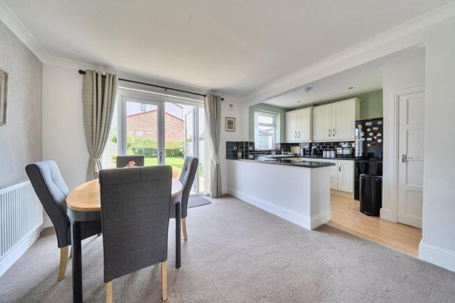 3 bed Semi-Detached for sale Image 5
