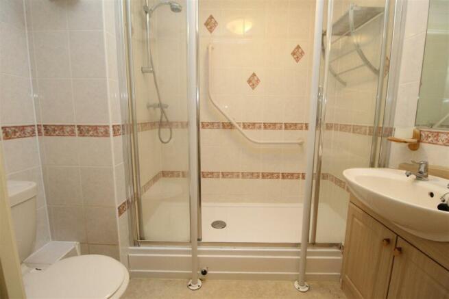SHOWER ROOM/W.C