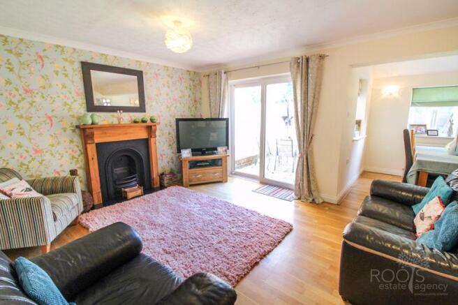 Living room pic 2
