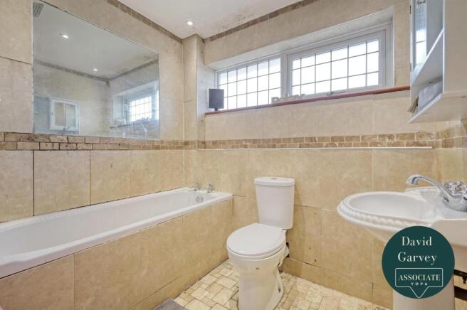 First Floor Bathroom Suite