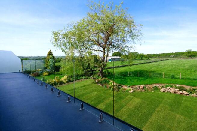 4 bed Detached for sale Image 4