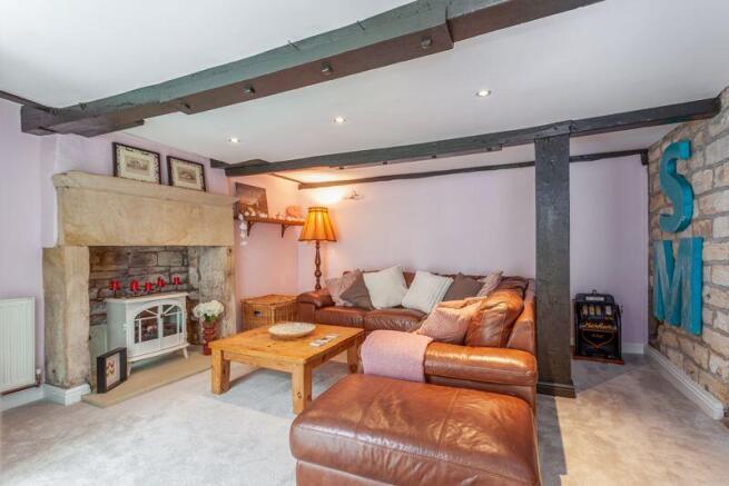 5 bed Semi-Detached for sale Image 12