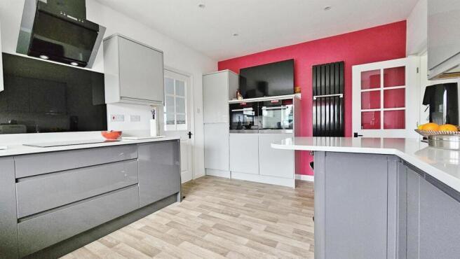 Kitchen/Breakfast Room