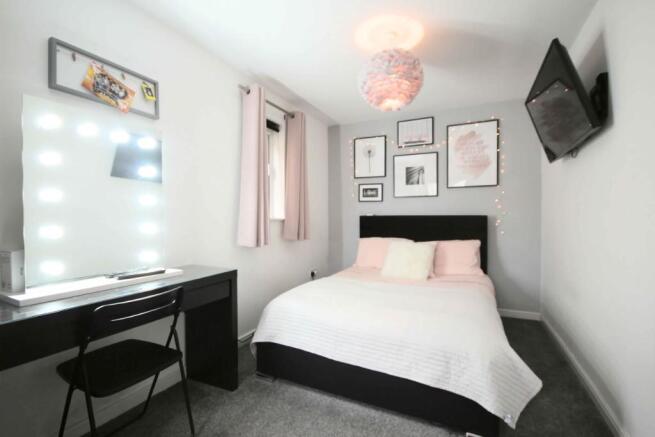 Sitting Room/Bed 5