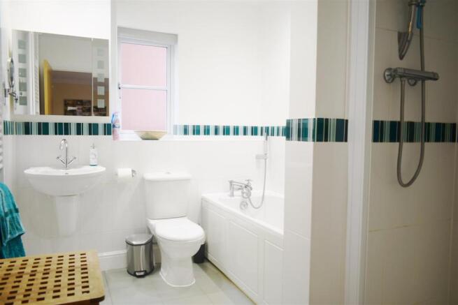Bathroom.JPG