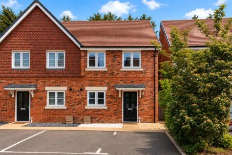 Red Kite Close, Calcot, Reading