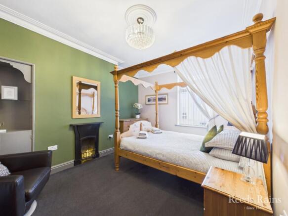 5 bed Terraced for sale Image 5
