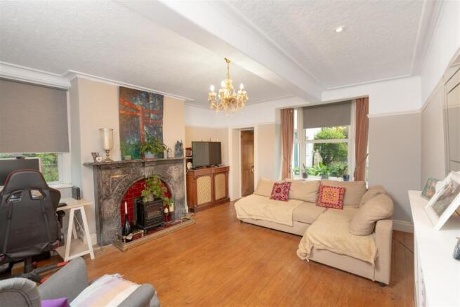 4 bed Semi-Detached for sale Image 6