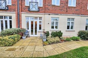 7, Deercote Court, Glen Luce, Waltham Cross EN8 8NW