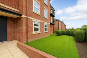 Flat 2, 85 87 Perham House, Hill Lane, Southampton SO15 5QU