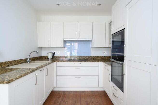 Austin Place, Weybridge photo 4