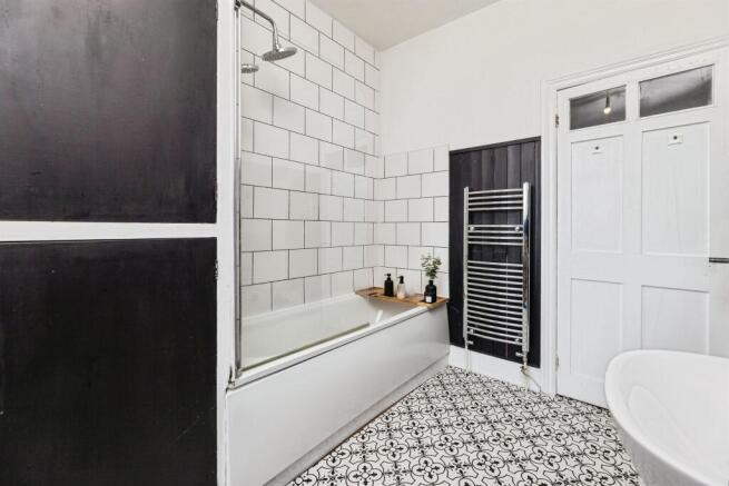 3 bed Terraced for sale Image 10