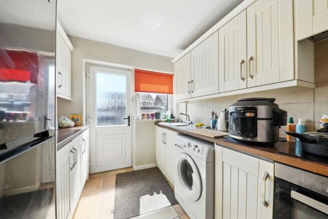 3 bed Semi-Detached for sale Image 6