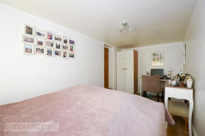 3 bed Bungalow for sale Image 11