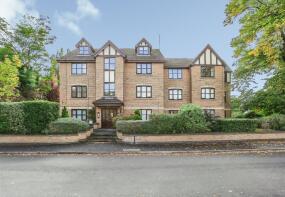 Flat 8, 60 Dalton Court, Derby Road, Heaton Moor, Stockport SK4 4NF