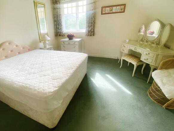 2 bed Apartment to rent Image 5