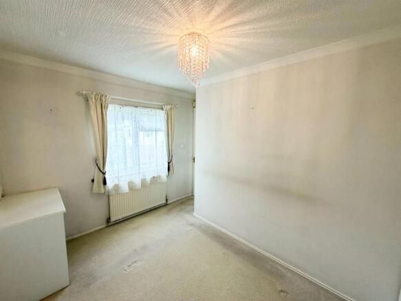 2 bed Park Home for sale Image 9