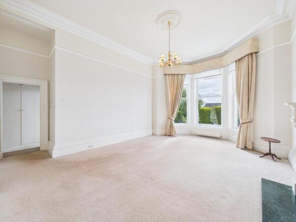 3 bed Apartment for sale Image 6