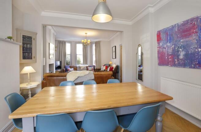 4 bed Terraced to rent Image 9