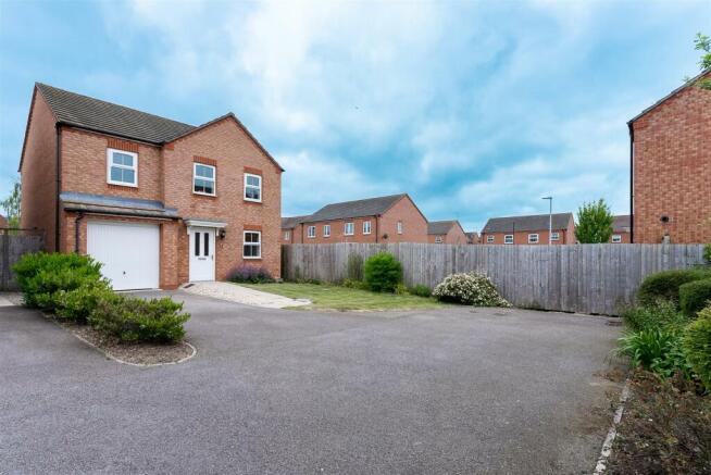 Priors Grove Close-24.jpg
