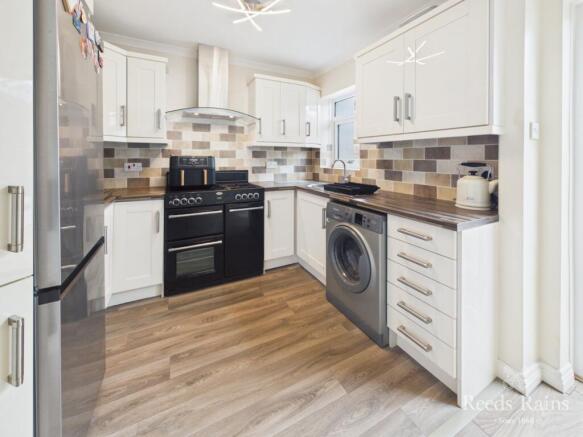 3 bed Detached for sale Image 8