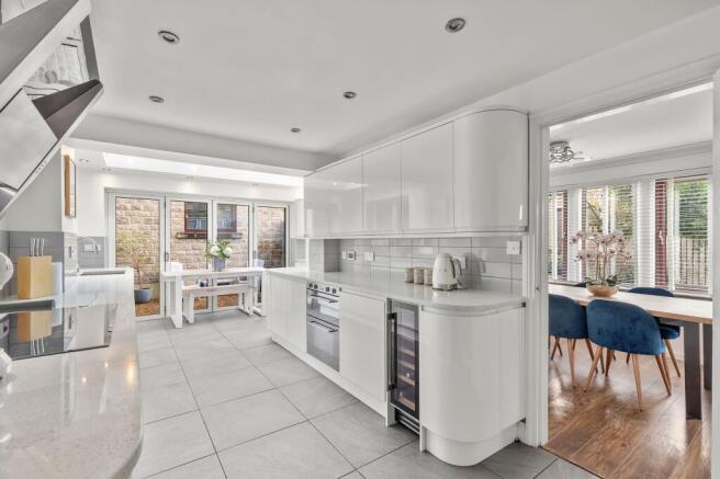 3 bed Detached for sale Image 4