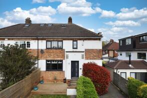 16, Park Grove, Horsforth, Leeds LS18 5EE