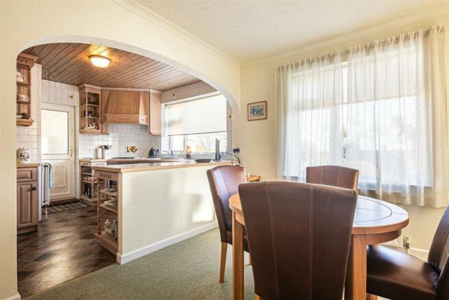 Dining kitchen