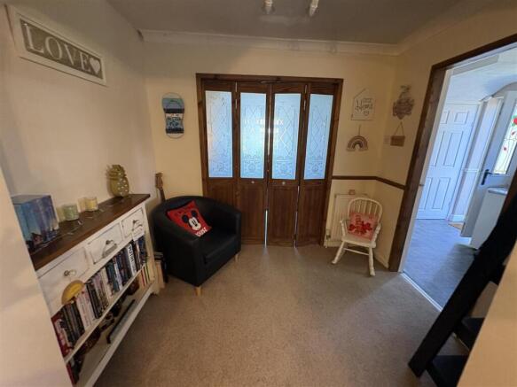 3 bed Semi-Detached for sale Image 5