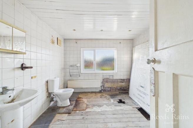 2 bed Semi-Detached for sale Image 5