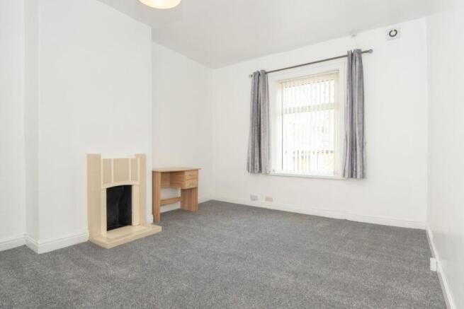 4 bed Terraced to rent Image 8