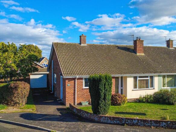 3-bed semi-detached on Southview Road, Westonzoyland - NO CHAIN!, £260,000