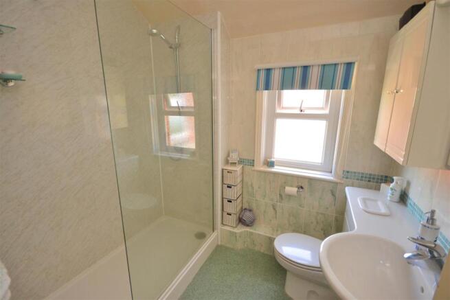 Shower Room (1).jpg