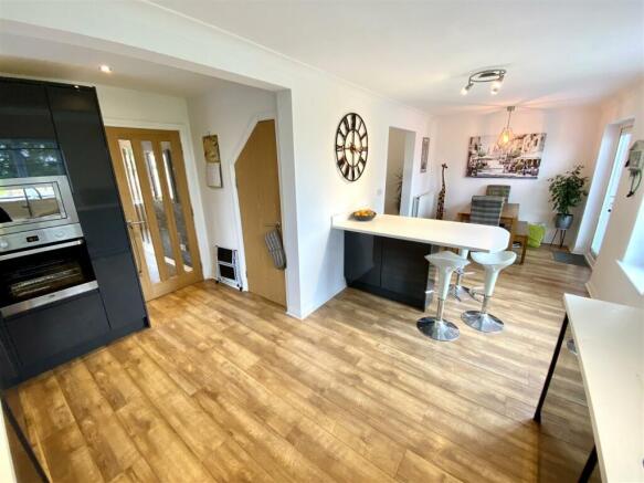 Open Plan Kitchen and Dining Room
