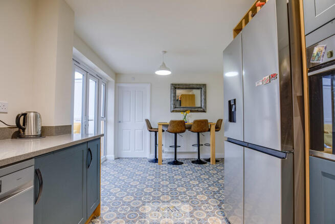 4 bed Detached for sale Image 5