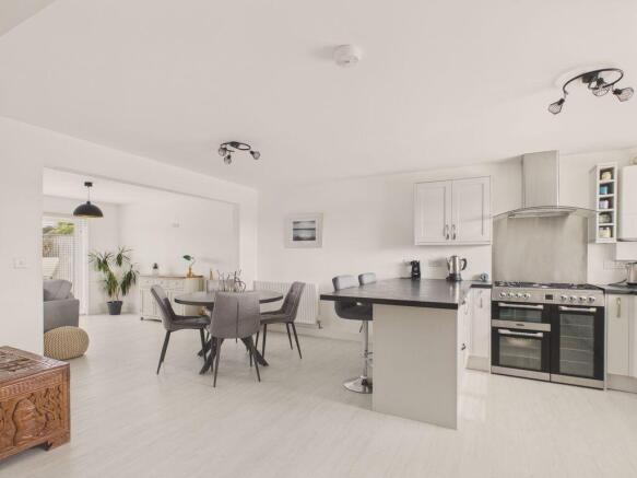 kitchen/living area