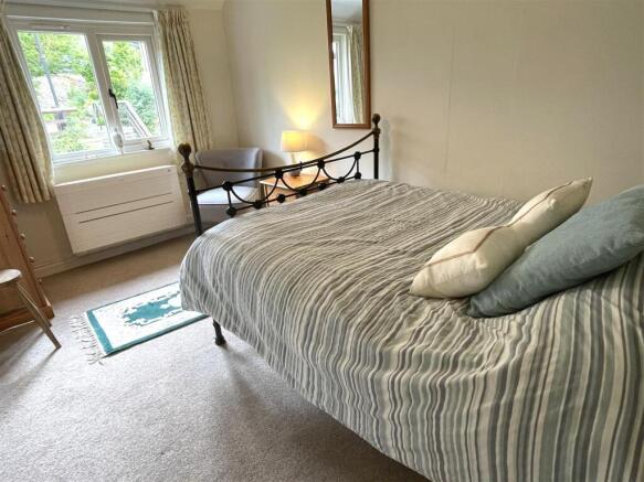 Bedroom 2.JPG
