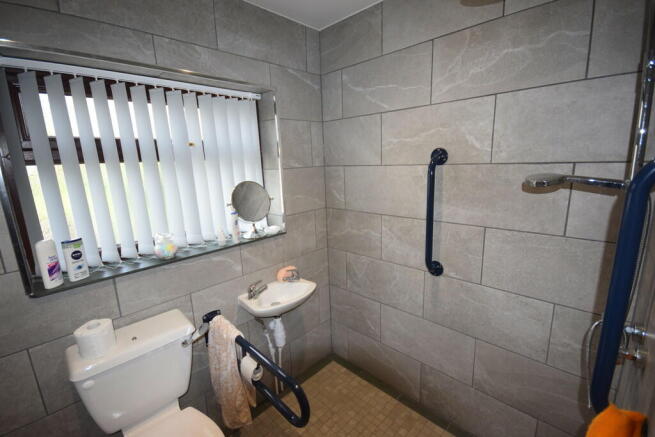 SHOWER ROOM