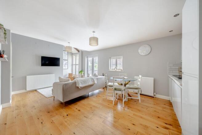 2 bed Flat to rent Image 8