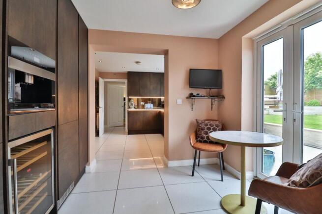 4 bed Detached for sale Image 5