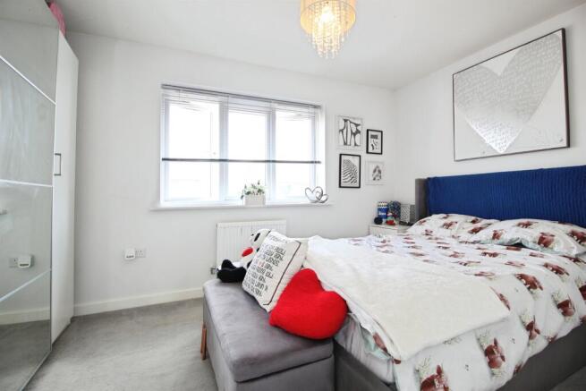 2 bed Semi-Detached for sale Image 8
