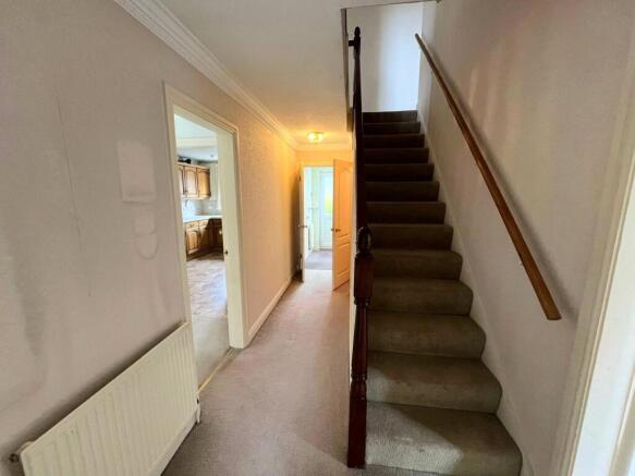 4 bed Detached for sale Image 9