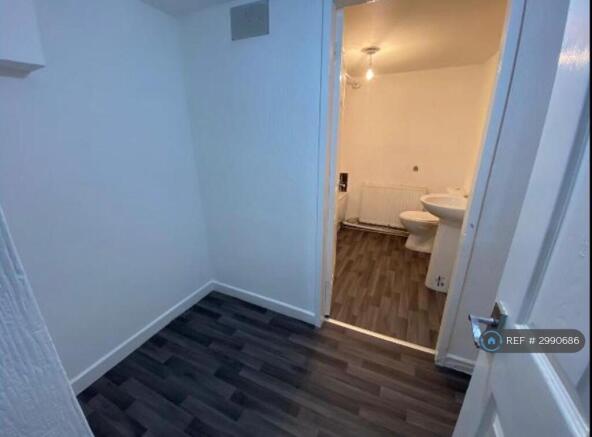 3 bed Terraced to rent Image 9