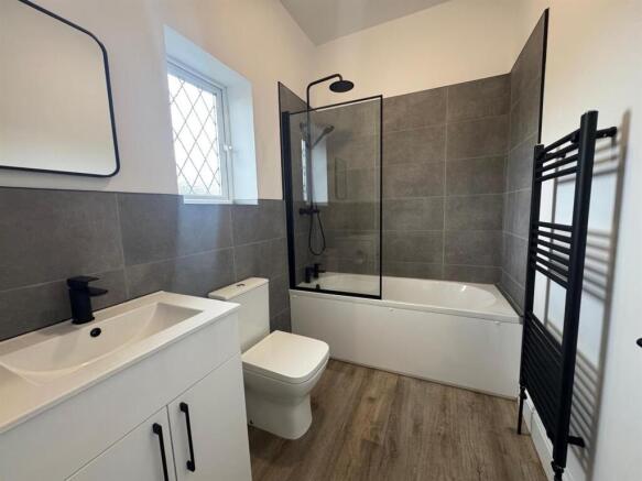 2 bed Terraced to rent Image 7