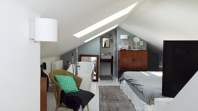 Master Bedroom (Opti