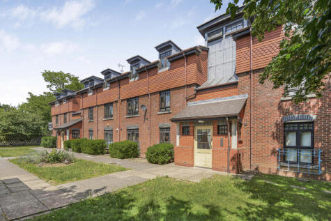 Bolton Drive, Morden, SM4