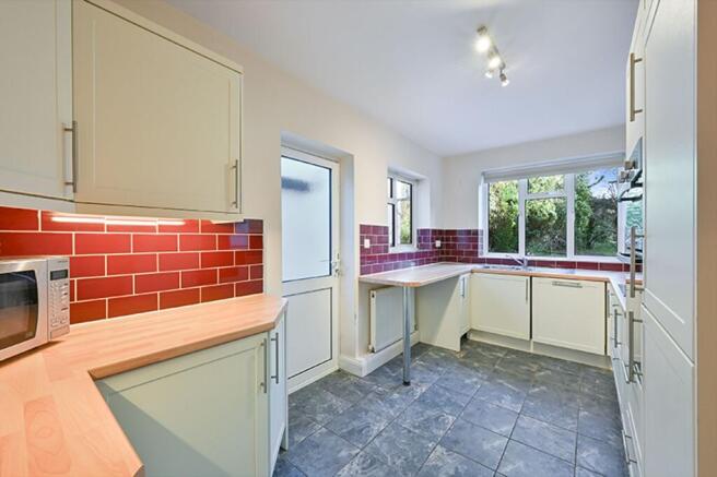 Higher Green, Ewell Downs, Epsom, Surrey, KT17 3BA photo 4
