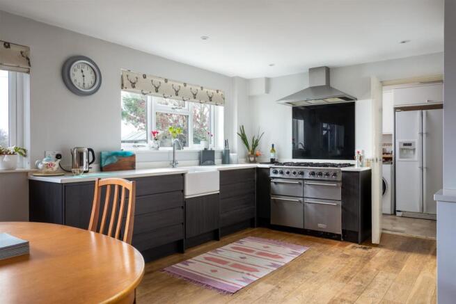 13 - New Pike House - GL7 5NA - Web.jpg