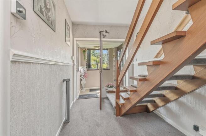 4 bed Detached for sale Image 10