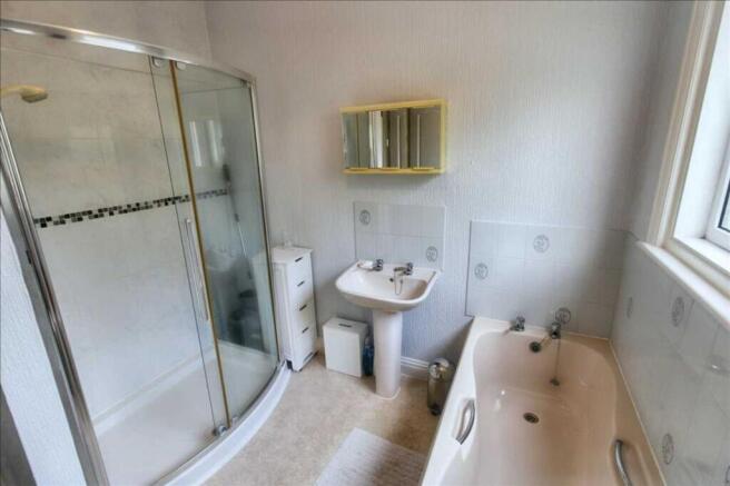 2 bed Apartment for sale Image 7